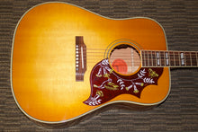 Load image into Gallery viewer, Gibson Hummingbird (2022) Excellent!