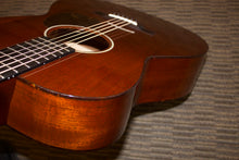 Load image into Gallery viewer, Santa Cruz 000-1929 all-Mahogany guitar