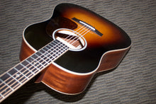 Load image into Gallery viewer, Huss & Dalton DS-14 Slope Shouldered Guitar