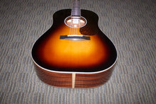 Load image into Gallery viewer, Huss & Dalton DS-14 Slope Shouldered Guitar