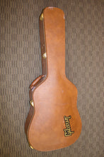 Load image into Gallery viewer, Gibson Hummingbird (2022) Excellent!