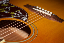 Load image into Gallery viewer, Gibson Hummingbird (2022) Excellent!