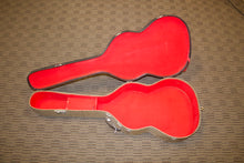 Load image into Gallery viewer, Felix Manzanero Flamenco Guitar 1966