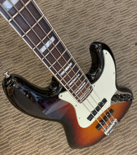Load image into Gallery viewer, Fender Deluxe Jazz Bass USA 2013