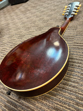 Load image into Gallery viewer, Gibson A4 SN. 70004 1922 Mandolin