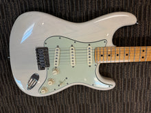 Load image into Gallery viewer, Fender Deluxe Strat - Custom Shop 2010 Antique white