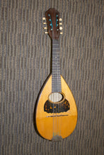 Load image into Gallery viewer, Martin Style 00 Bowl-back Mandolin c.1915 No. 4055