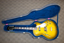 Load image into Gallery viewer, Epiphone Sorrento E542TD (1966) - Royal mOlive Sunburst