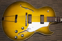 Load image into Gallery viewer, Epiphone Sorrento E542TD (1966) - Royal mOlive Sunburst