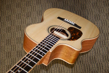 Load image into Gallery viewer, Larrivee OMV-03 Lefty w Cutaway and Pickup