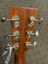 Load image into Gallery viewer, Martin D-18 Ambertone