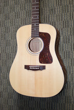Load image into Gallery viewer, Guild USA D-40 "Traditional" Guitar - NEW Nice!