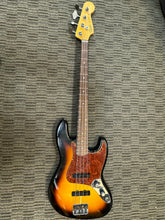 Load image into Gallery viewer, Fender custom shop 1960 Journey man jazz bass