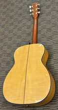 Load image into Gallery viewer, Martin J-65M c. 1990 Acoustic guitar