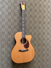 Load image into Gallery viewer, Huss & Dalton OM-C Custom New!