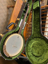 Load image into Gallery viewer, Vega Vintage star 5 string banjo "new"