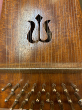 Load image into Gallery viewer, Archie Smith bowed Psaltry