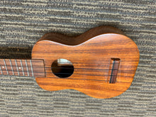 Load image into Gallery viewer, Kamaka Soprano Ukulele vintage