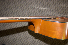 Load image into Gallery viewer, Taylor Model 510 c. 1984