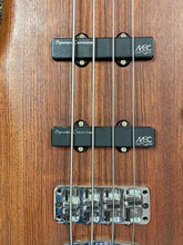 Load image into Gallery viewer, Warwick Corvette Standard Bass