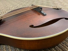 Load image into Gallery viewer, Eastman MDO-305 Octave mandolin