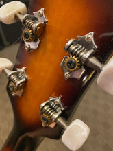 Load image into Gallery viewer, Hoffner HI-Series B Bass (Beatle Bass)