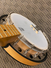Load image into Gallery viewer, Deering goodtime 2 Resonater banjo "Used"