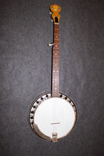 Load image into Gallery viewer, Deering "Intermediate" model 5-String Banjo (1986) - Jakes Main Street Music