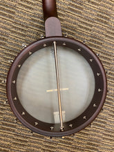 Load image into Gallery viewer, Deering Goodtime Artisan Americana banjo 12'