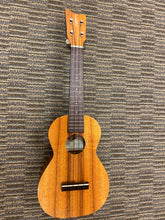 Load image into Gallery viewer, Kamaka Concert Ukelele