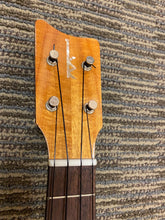 Load image into Gallery viewer, Kamaka Concert Ukelele