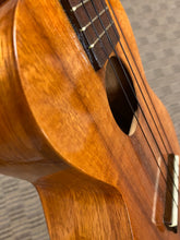 Load image into Gallery viewer, Kamaka Concert Ukelele