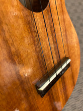Load image into Gallery viewer, Kamaka Concert Ukelele