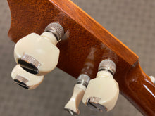 Load image into Gallery viewer, Kamaka Concert Ukelele