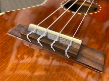 Load image into Gallery viewer, Mainland Tenor Gloss Ukulele "used"