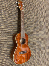 Load image into Gallery viewer, Mainland Concert Gloss Ukulele "Used"