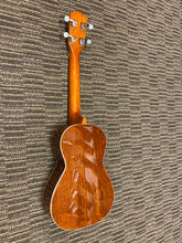 Load image into Gallery viewer, Mainland Concert Gloss Ukulele "Used"