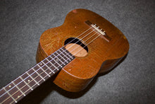 Load image into Gallery viewer, Favilla B-1 Baritone Ukelele c. 1956