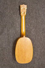 Load image into Gallery viewer, Duke Kahakamoku "Pineapple" Ukulele c. 1940s