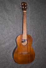 Load image into Gallery viewer, Giannini Baritone Ukulele c.1985