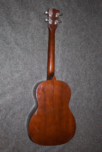 Load image into Gallery viewer, Giannini Baritone Ukulele c.1985