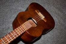 Load image into Gallery viewer, Giannini Baritone Ukulele c.1985