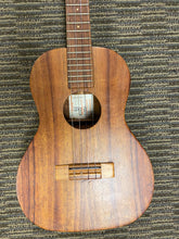 Load image into Gallery viewer, Kamaka Baritone Koa Uke c. 1975