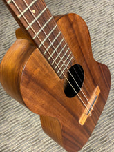Load image into Gallery viewer, Kamaka Baritone Koa Uke c. 1975