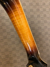 Load image into Gallery viewer, Washburn M120K F style mandolin "Used"