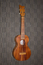 Load image into Gallery viewer, Kamaka Concert Ukulele c. 1955 - Solid Koa!