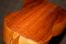 Load image into Gallery viewer, Kamaka Concert Ukulele c. 1955 - Solid Koa!