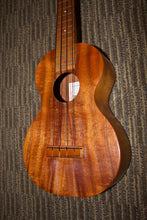 Load image into Gallery viewer, Kamaka Concert Ukulele c. 1955 - Solid Koa!