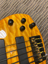 Load image into Gallery viewer, Roscoe Century Signature 5 string.