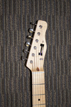 Load image into Gallery viewer, Hahn Electric Guitar Model 228 (c. 2023) Green Sparkle!
